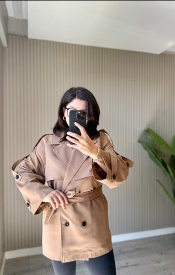 CAMEL RENK DÜĞMELİ TRENÇKOT