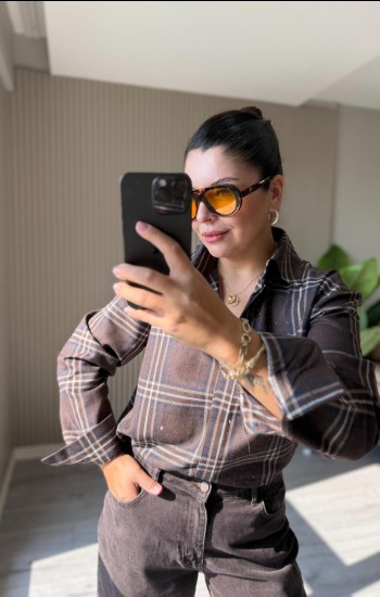 TAŞ DETAYLI ÇİZGİLİ ODUNCU GÖMLEK