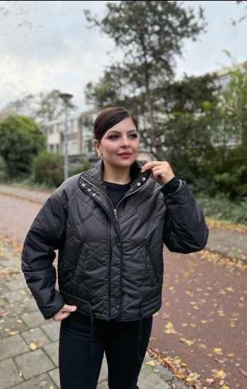 SİYAH KAPİTONE FERMUARLI MONT